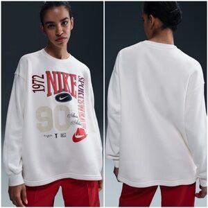 Nike Sportswear Oversized Crew-Neck French Terry Sweatshirt